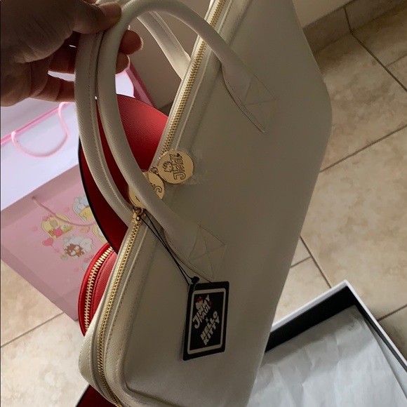 Hello Kitty x Jimmy Paul Bow Laptop Bag - Picture 4 of 6